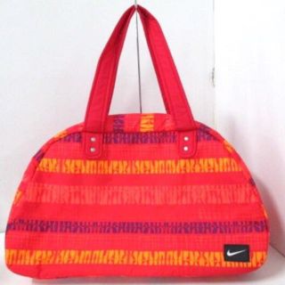 ナイキ(NIKE)のナイキのかわいいスポーツバッグ レッド(リュック/バックパック)