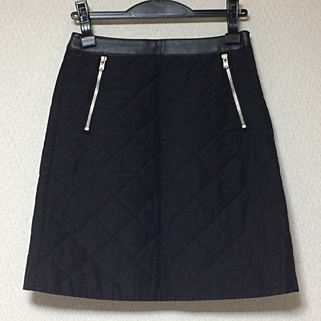 TOMORROWLAND(トゥモローランド)のMACPHEE  キルティングスカート レディースのスカート(ひざ丈スカート)の商品写真