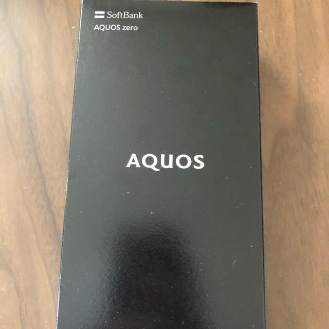 AQUOS(アクオス)のAQUOS ZERO  801-SH【新品未使用】SIMロック解除完了品 スマホ/家電/カメラのスマートフォン/携帯電話(スマートフォン本体)の商品写真