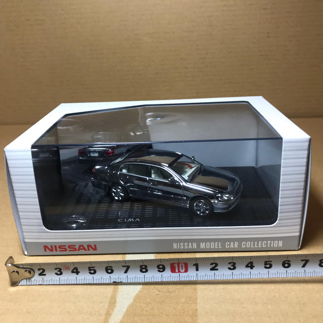 日産(ニッサン)の日産モデルカーコレクション 1/43 ニッサン シーマ クロームメッキ色ミニカー エンタメ/ホビーのおもちゃ/ぬいぐるみ(ミニカー)の商品写真