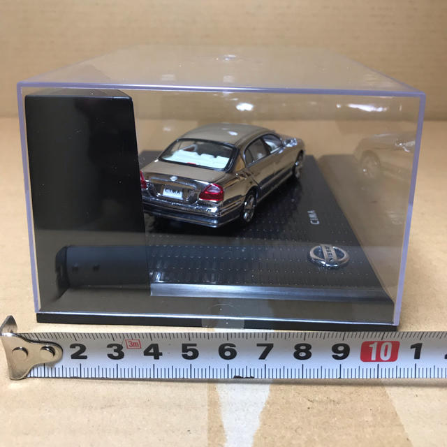 日産(ニッサン)の日産モデルカーコレクション 1/43 ニッサン シーマ クロームメッキ色ミニカー エンタメ/ホビーのおもちゃ/ぬいぐるみ(ミニカー)の商品写真