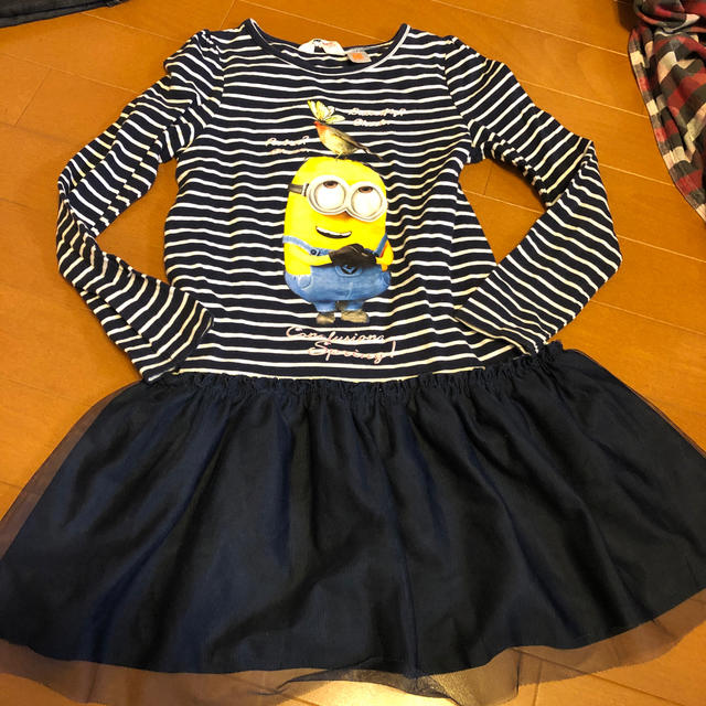 ミニオン(ミニオン)のミニオンワンピース130 専用 キッズ/ベビー/マタニティのキッズ服女の子用(90cm~)(ワンピース)の商品写真