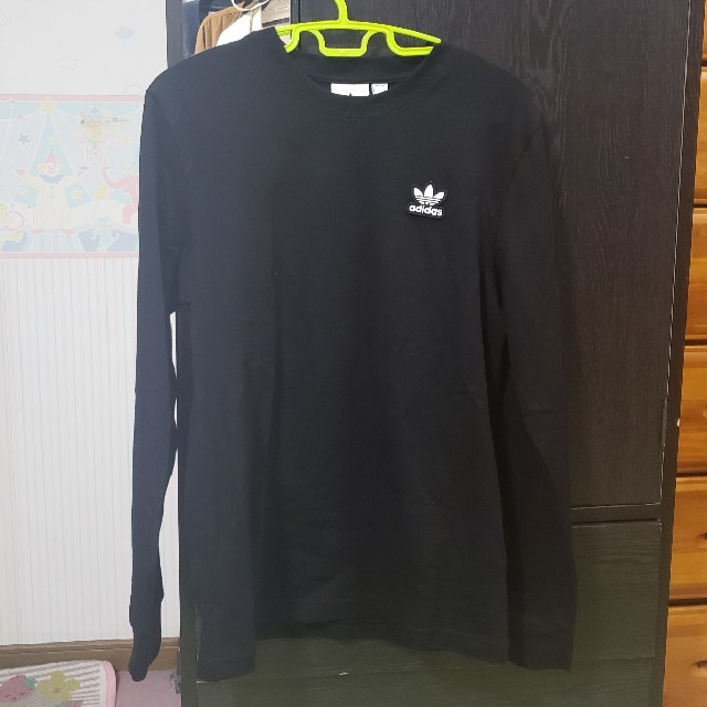 adidas(アディダス)のadidas originalsの長袖黒 メンズのトップス(Tシャツ/カットソー(半袖/袖なし))の商品写真