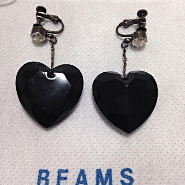 BEAMS(ビームス)のBEAMS ハートイヤリング レディースのアクセサリー(イヤリング)の商品写真