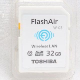 トウシバ(東芝)の❤️超大容量でお買い得❤️TOSHIBA FlashAir SDカード 32GB(デジタル一眼)