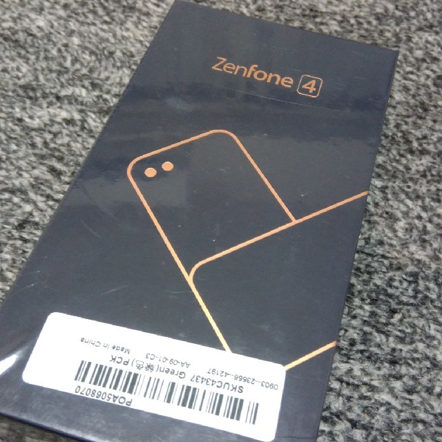 ASUS(エイスース)のzenfone4 ZE554KL ミントグリーン 新品 スマホ/家電/カメラのスマートフォン/携帯電話(スマートフォン本体)の商品写真