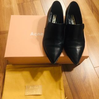 アクネ(ACNE)のacne studios  ポインテッドシューズ サイズ35(ローファー/革靴)