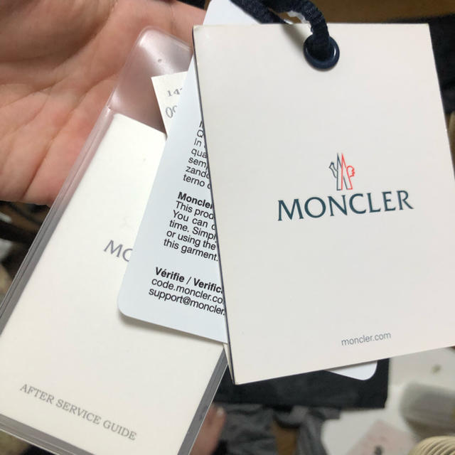 MONCLER(モンクレール)のモンクレール レディースのジャケット/アウター(ダウンジャケット)の商品写真