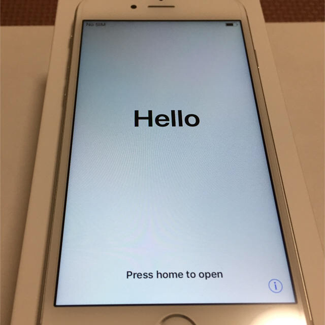 iPhone(アイフォーン)の最終値下！新品 iPhone6s 32GB シルバー SIMロック解除済み スマホ/家電/カメラのスマートフォン/携帯電話(スマートフォン本体)の商品写真