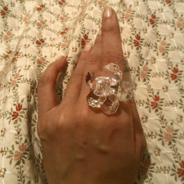 イタリアで購入キラキラ☆ガラスお花リング レディースのアクセサリー(リング(指輪))の商品写真