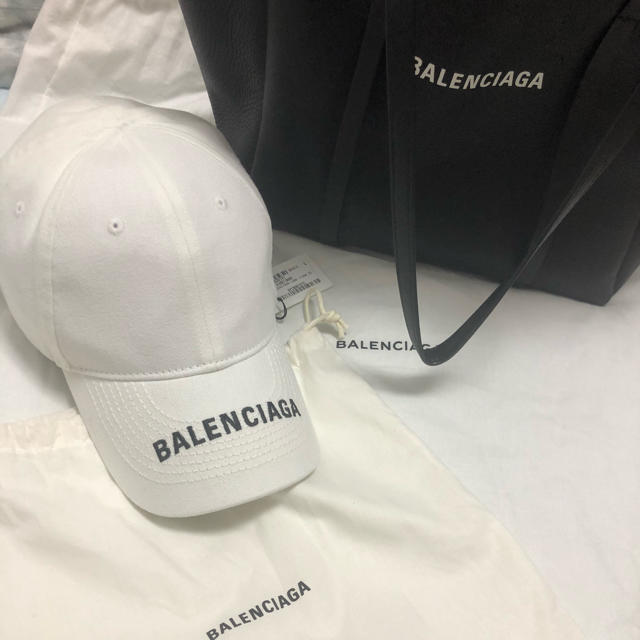 【新作】バレンシアガ直営店購入BALENCIAGACap人気のホワイト (新品)