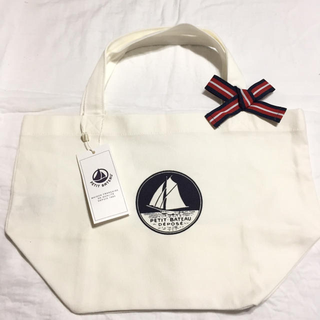 PETIT BATEAU(プチバトー)の新品未使用 プチバトー リボン付きトートバッグ キッズ/ベビー/マタニティのこども用バッグ(トートバッグ)の商品写真