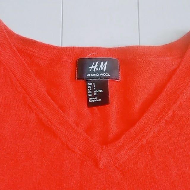 H&M(エイチアンドエム)のH＆M　Vネック薄手ウールセーター その他のその他(その他)の商品写真