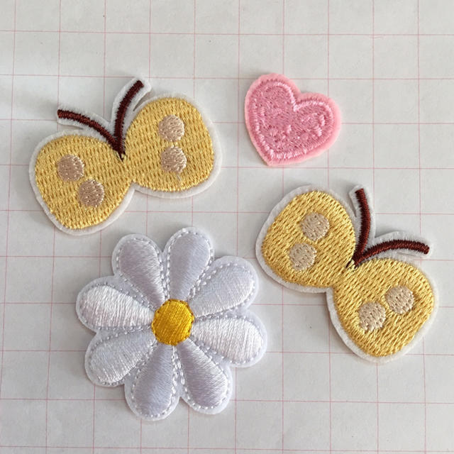 刺繍ワッペンセット 蝶々 花 ハートの通販 By ニコ S Shop ラクマ