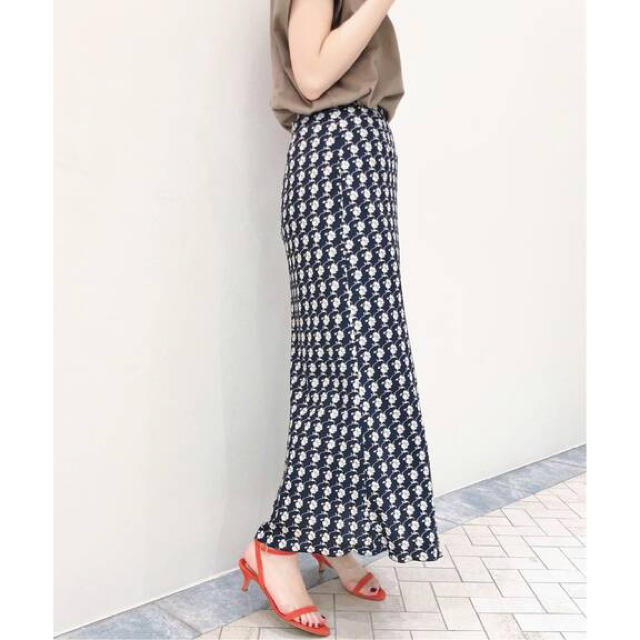 IENA(イエナ)のIENA レトロデシン フラワースカート レディースのスカート(ロングスカート)の商品写真