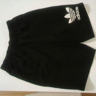 アディダス(adidas)のadidasショートパンツ(ショートパンツ)