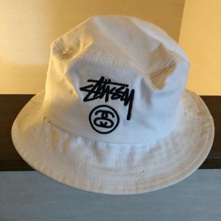 ステューシー(STUSSY)のstussy ❤︎ バケットハット(ハット)