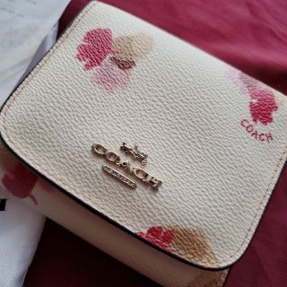 コーチ(COACH)の中古！花柄折り財布(財布)