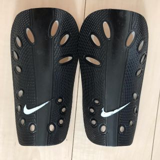 ナイキ(NIKE)のナイキサッカーレガース黒小学生キッズ子供(その他)