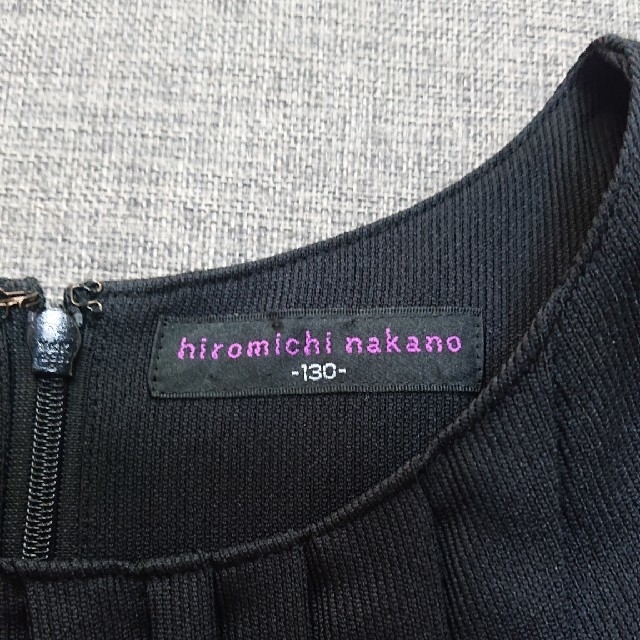 HIROMICHI NAKANO(ヒロミチナカノ)のhiromichi nakano ブラックフォーマルワンピース 130サイズ キッズ/ベビー/マタニティのキッズ服女の子用(90cm~)(ワンピース)の商品写真