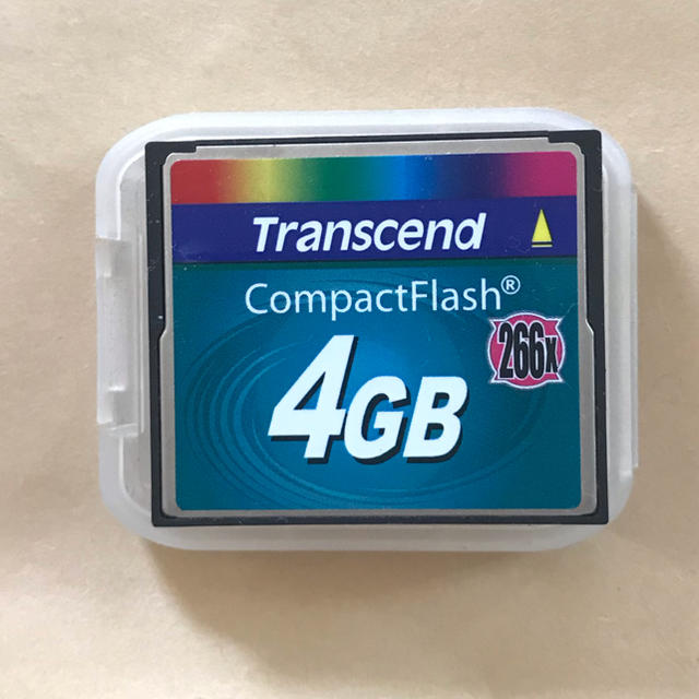 Transcend(トランセンド)の値下げ  CFカード メモリー4GB スマホ/家電/カメラのカメラ(デジタル一眼)の商品写真