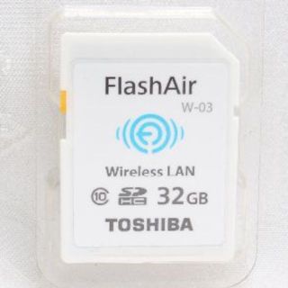 トウシバ(東芝)の❤️超大容量でお買い得❤️TOSHIBA FlashAir SDカード 32GB(ミラーレス一眼)