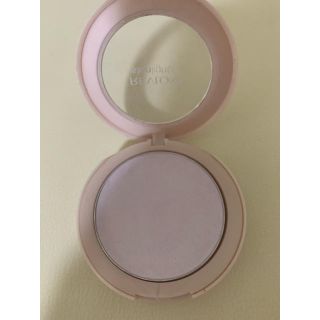 レブロン(REVLON)のレブロンスキンライトプレストパウダー 104(フェイスパウダー)