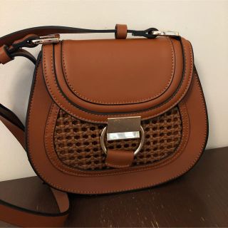 ザラ(ZARA)の美品 ZARA ショルダーバッグ ブラウン(ショルダーバッグ)