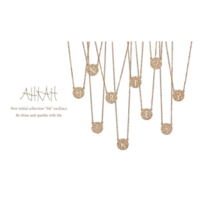 AHKAH(アーカー)の専用AHKAHネックレス♡イニシャルMetoネックレス完売品 レディースのアクセサリー(ネックレス)の商品写真