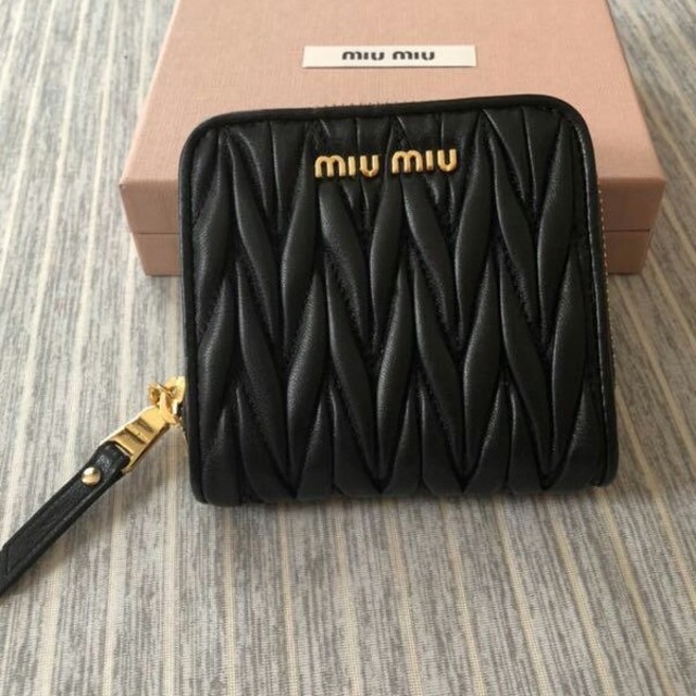 新品 miu miuマテラッセ折財布 黑 | tradexautomotive.com