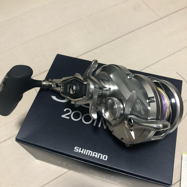 SHIMANO(シマノ)のオシアジガー2001NRHG スポーツ/アウトドアのフィッシング(リール)の商品写真