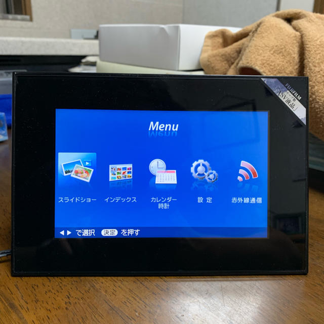 富士フイルム(フジフイルム)のFUJIFILM デジタルフォトフレーム DP-700SH スマホ/家電/カメラのスマホ/家電/カメラ その他(その他)の商品写真