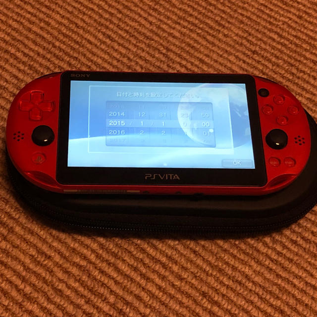 PlayStation Vita Wi-Fiモデル メタリック・レッド-