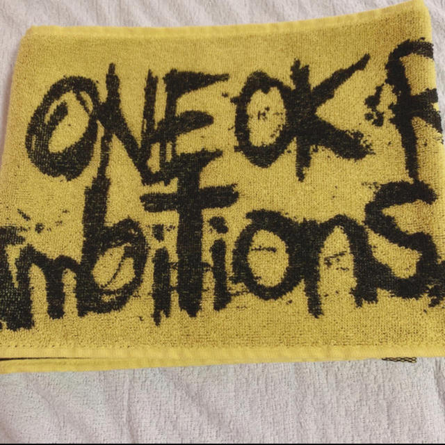 ONE OK ROCK(ワンオクロック)の【美品】ONE OK ROCK マフラータオル エンタメ/ホビーのアニメグッズ(タオル)の商品写真