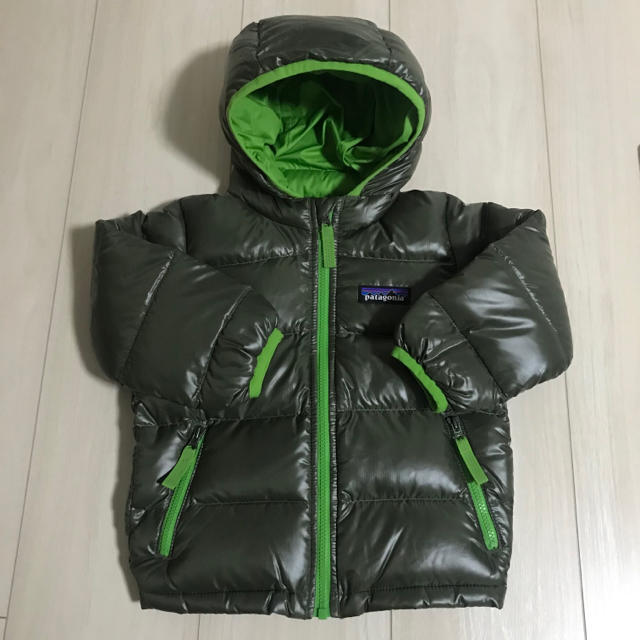patagonia パタゴニア ベビー・ハイロフト・ダウン・セーター・フーディ-