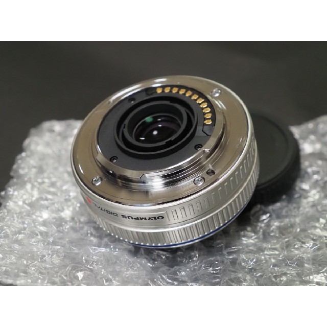 OLYMPUS(オリンパス)のオリンパス  単焦点レンズM.Zuiko 17mmF2.8中古超美品！ スマホ/家電/カメラのカメラ(レンズ(単焦点))の商品写真