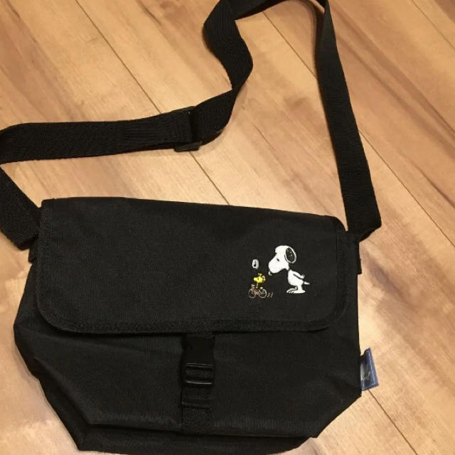LOGOS(ロゴス)のロゴス スヌーピーショルダーバッグ ローソン レディースのバッグ(メッセンジャーバッグ)の商品写真