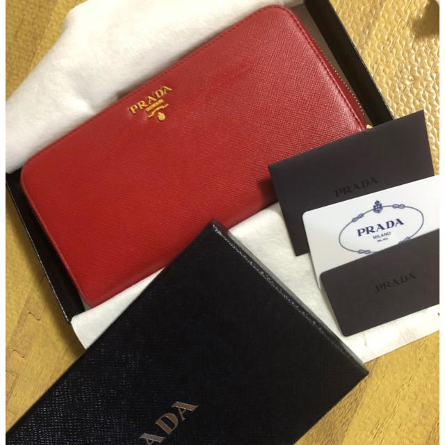 PRADA(プラダ)のPRADA プラダ ラウンドファスナー 長財布 赤 red 美品★ レディースのファッション小物(財布)の商品写真