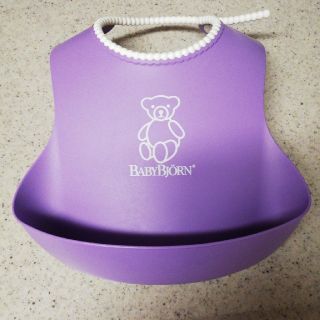 ベビービョルン(BABYBJORN)のベビービョルン　スタイ(お食事エプロン)