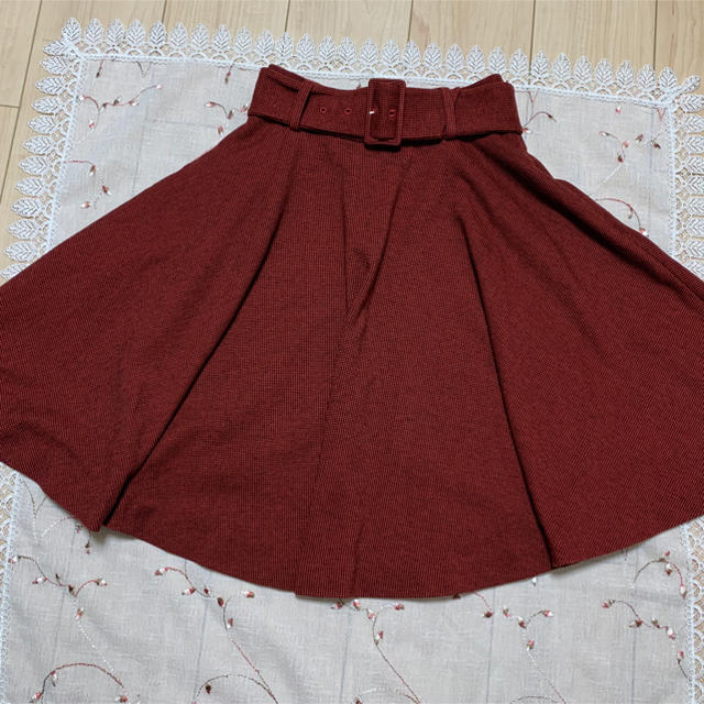KIKKA THE DIARY OF(キッカザダイアリーオブ)のベルト付きフレアスカート レディースのスカート(ひざ丈スカート)の商品写真