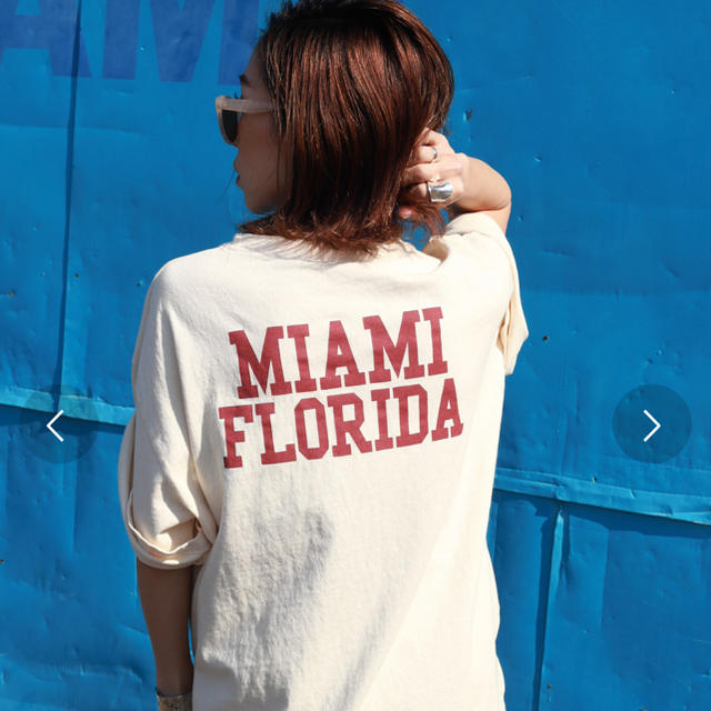 マイアミバックプリントT レディースのトップス(Tシャツ(半袖/袖なし))の商品写真