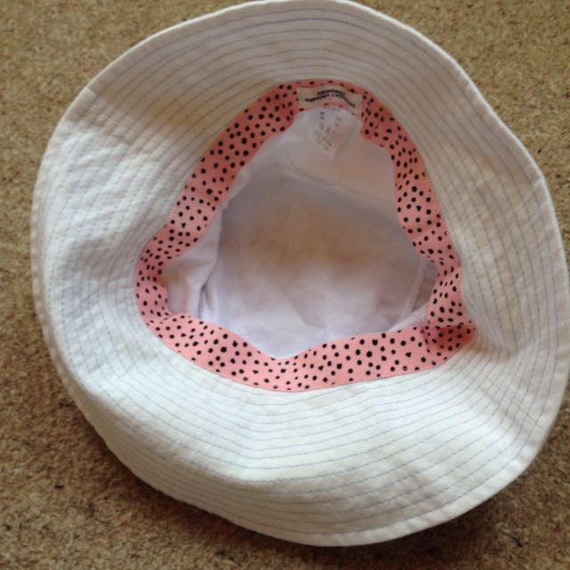 TSUMORI CHISATO(ツモリチサト)のツモリチサトの白色帽子 レディースの帽子(ハット)の商品写真