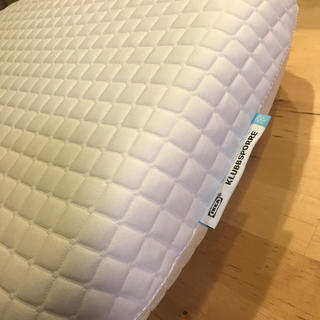 イケア(IKEA)のIKEA まくら KLUBBSPORRE クルッブスポッレ エルゴノミクス枕(枕)
