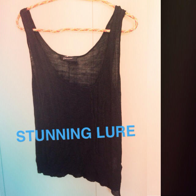 STUNNING LURE(スタニングルアー)のSTUNNING LOUR♡格安出品 レディースのトップス(Tシャツ(半袖/袖なし))の商品写真