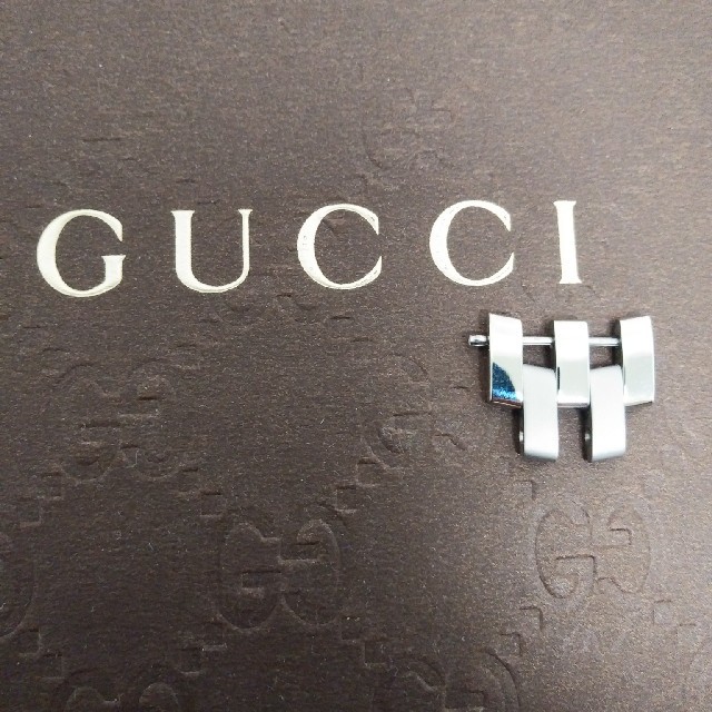 Gucci(グッチ)の5500M グッチ　腕時計のコマ メンズの時計(腕時計(アナログ))の商品写真