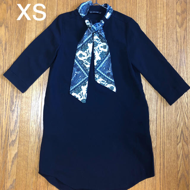 ZARA(ザラ)のzara スカーフ付 ワンピース xs レディースのワンピース(ひざ丈ワンピース)の商品写真