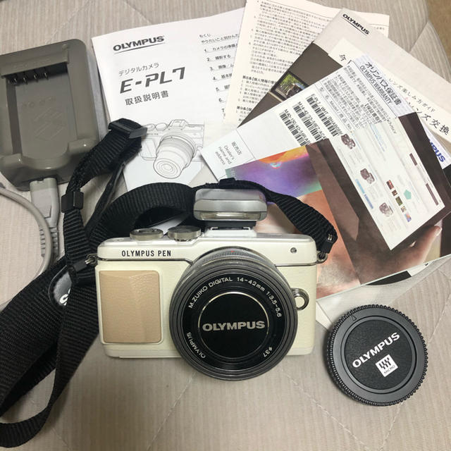 OLYMPUS PEN lite E-PL7 一眼レフ　ホワイト