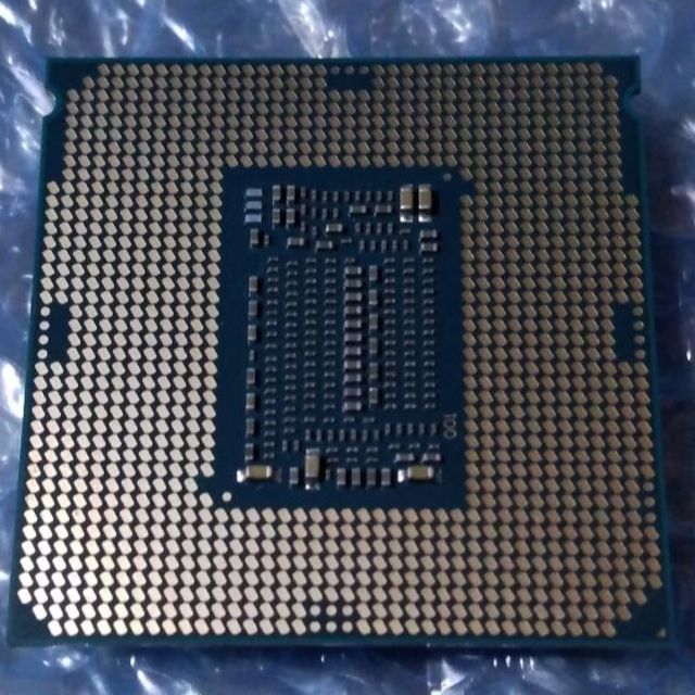 TDP35W Intel Core i7-8700T 2.4/4GHzの通販 by おおたかのお店｜ラクマ 特価最安値
