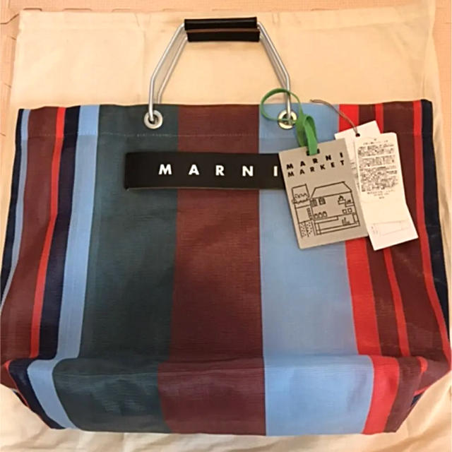 Marni(マルニ)のマルニ フラワーカフェ＊ストライプバッグ ラッカーレッド レディースのバッグ(トートバッグ)の商品写真