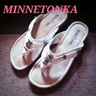 ミネトンカ(Minnetonka)のMINNETONKA★サンダル (サンダル)